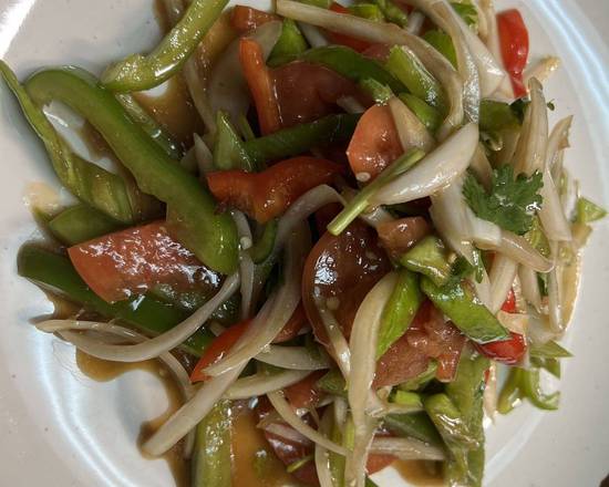 皮辣红（大拌菜）  House special onion salad dressed  with chilli